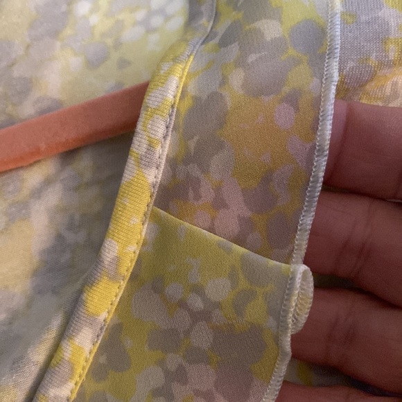 Banana Republic short sleeved blouse yellow, cream & gray Size XL - Picture 11 of 12